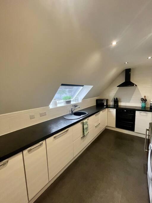 Bs - Luxury Top Floor 4 Bed Apartment With Garage In Town Centre - No Lift Stratford-upon-Avon Eksteriør billede